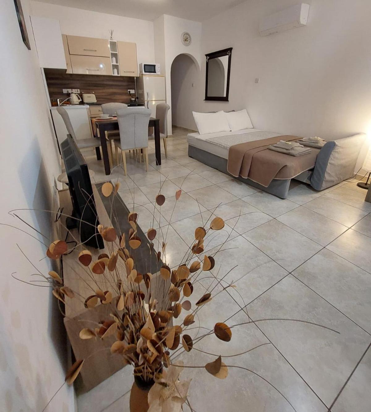 Joanne'S Cosy 1 Bdrm Apt 파포스 외부 사진