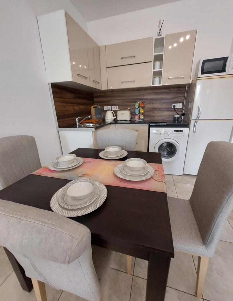 Joanne'S Cosy 1 Bdrm Apt 파포스 외부 사진