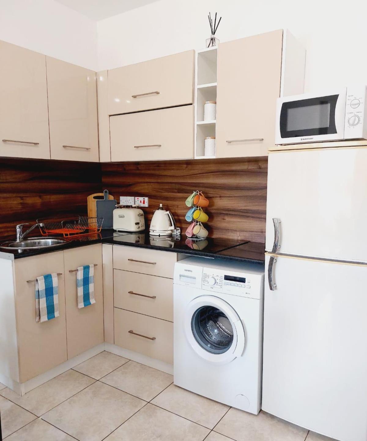 Joanne'S Cosy 1 Bdrm Apt 파포스 외부 사진